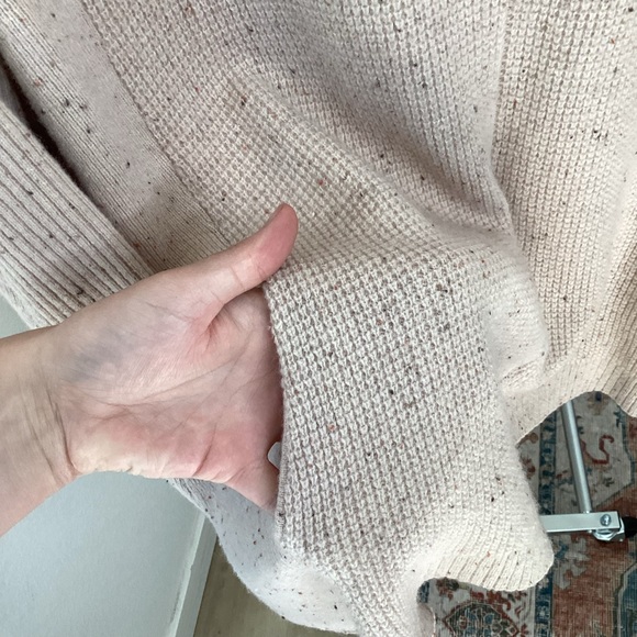 Subtle Luxury sweater oatmeal sweater size M/L - Picture 4 of 5